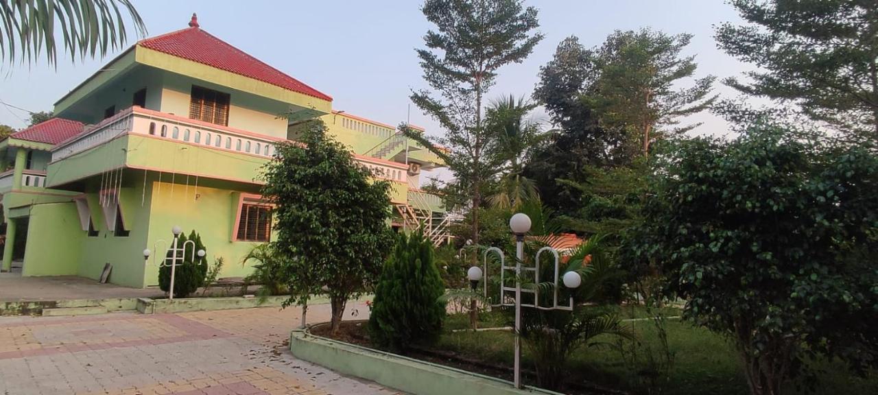 Vrundavan Home Stay And Village Resort Kevadia Exterior photo